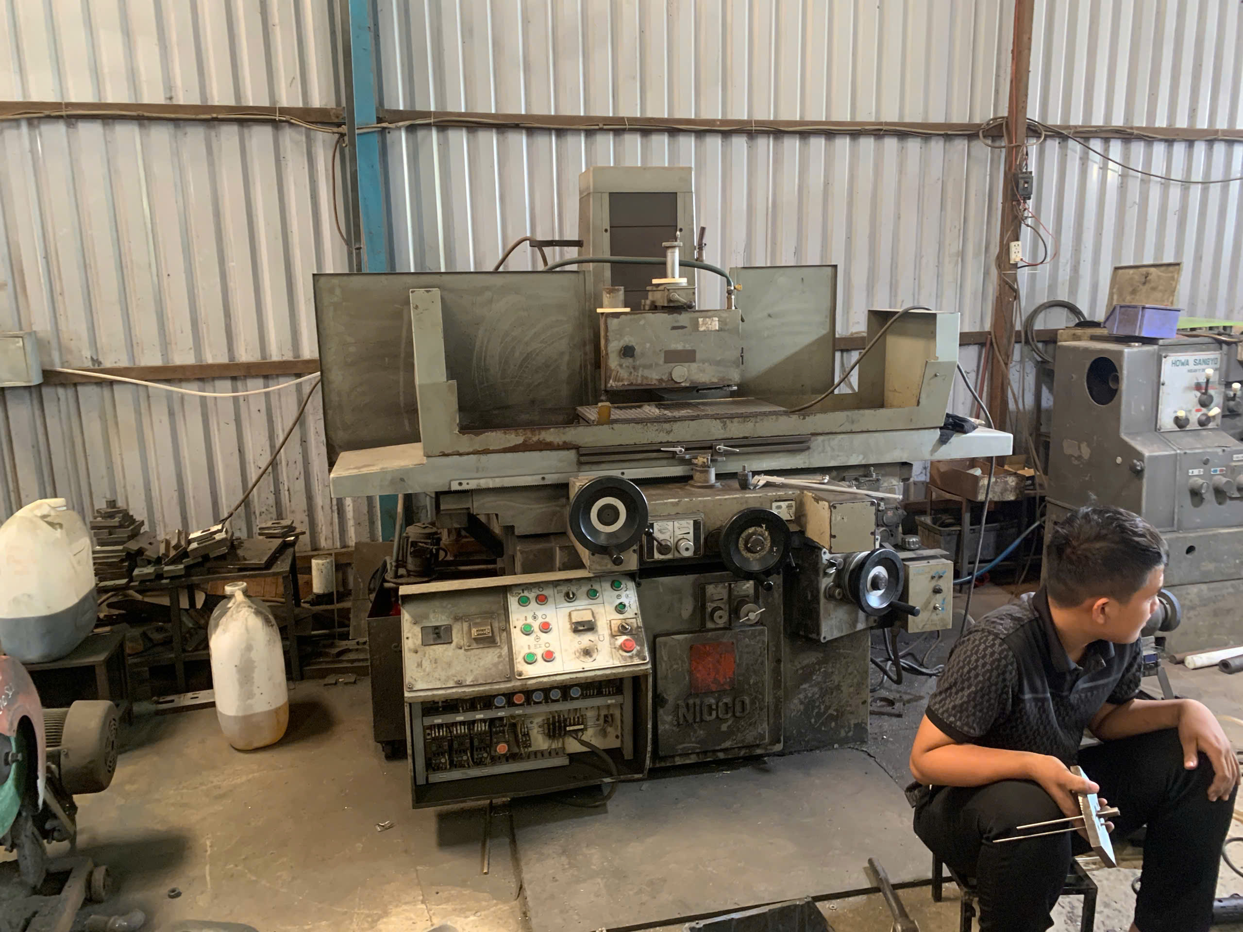 Original grinding machine.jpg